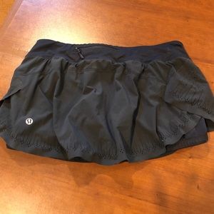 Lulu black skort
